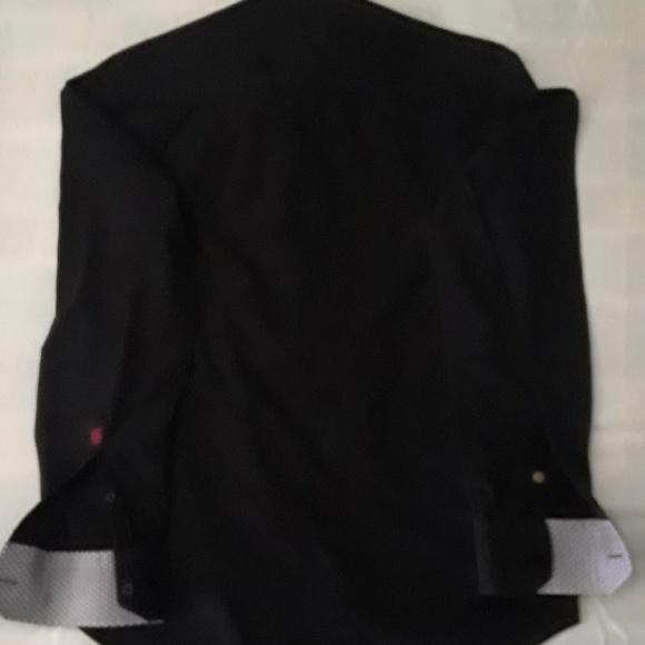 Shirt - Picture 4 of 7